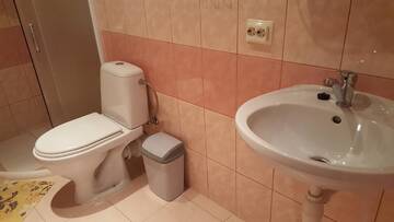Фото номера Трехместный номер Отель Hotel Gulbene г. Гулбене 4